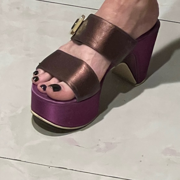 Marc by Marc Jacobs. FABULOUS! Copper leather purple satin platform clogs. - Picture 12 of 12